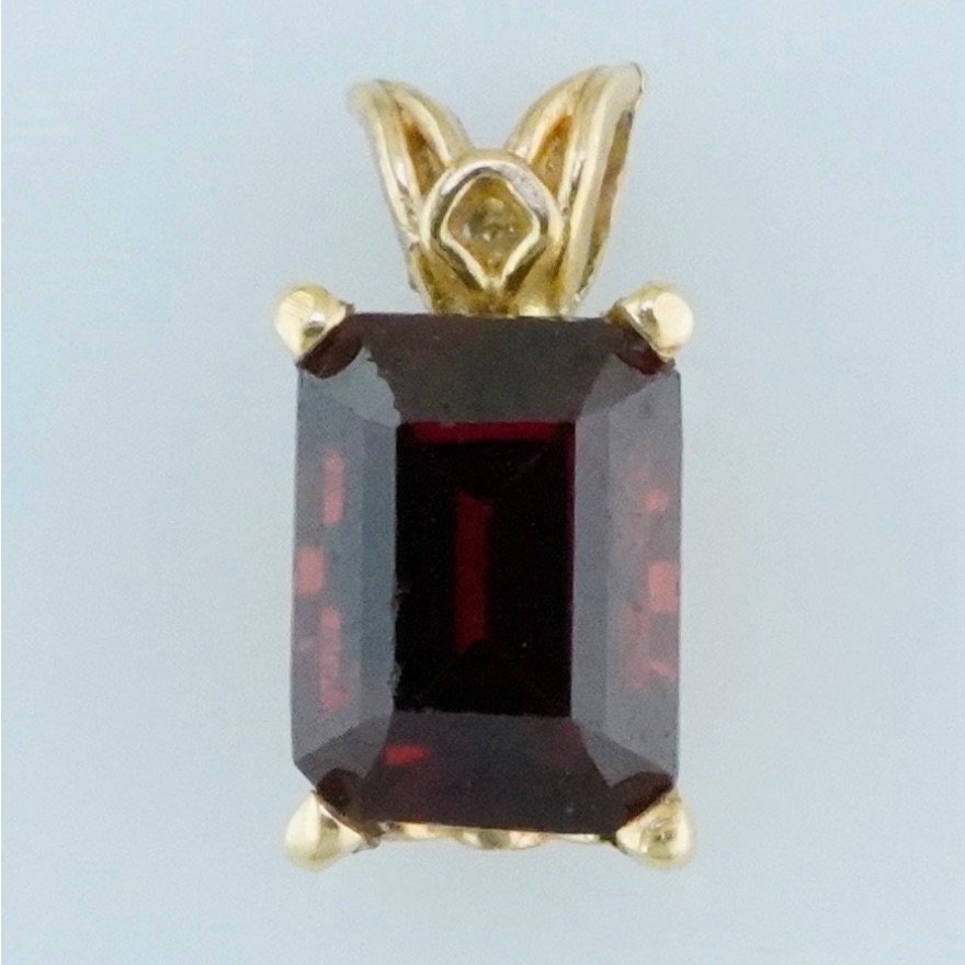 14k Yellow Gold Natural Garnet Pendant